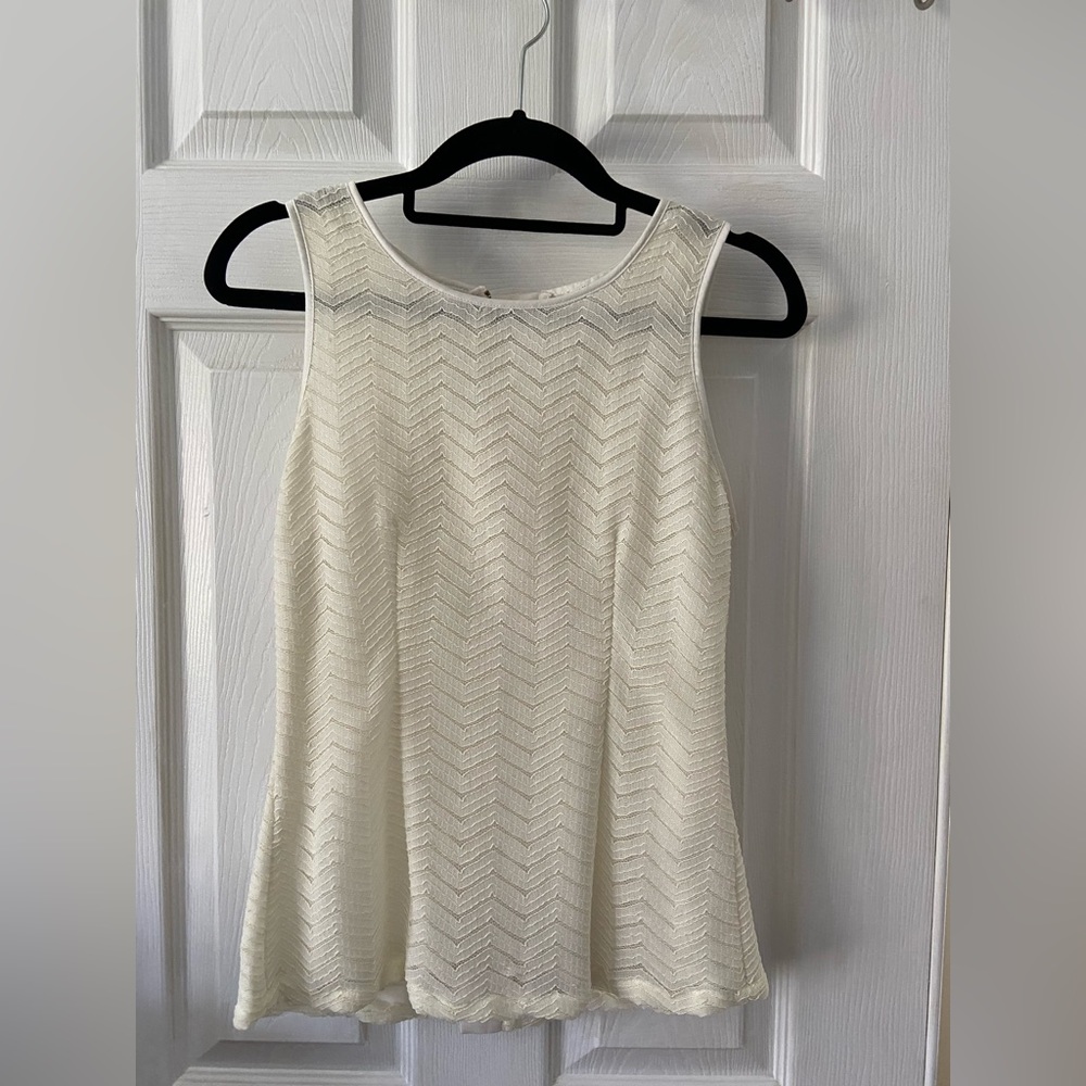 Banana Republic Lace top 0P  cream color in new condition